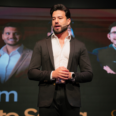 Gilberto Souza, fundador da Gilberto Barbearia